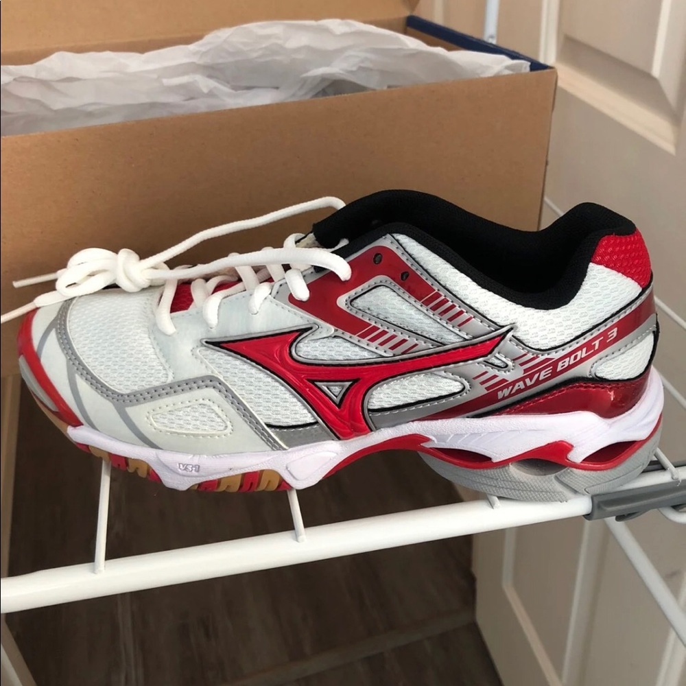 Brand New Mizuno Volleyball Shoes
